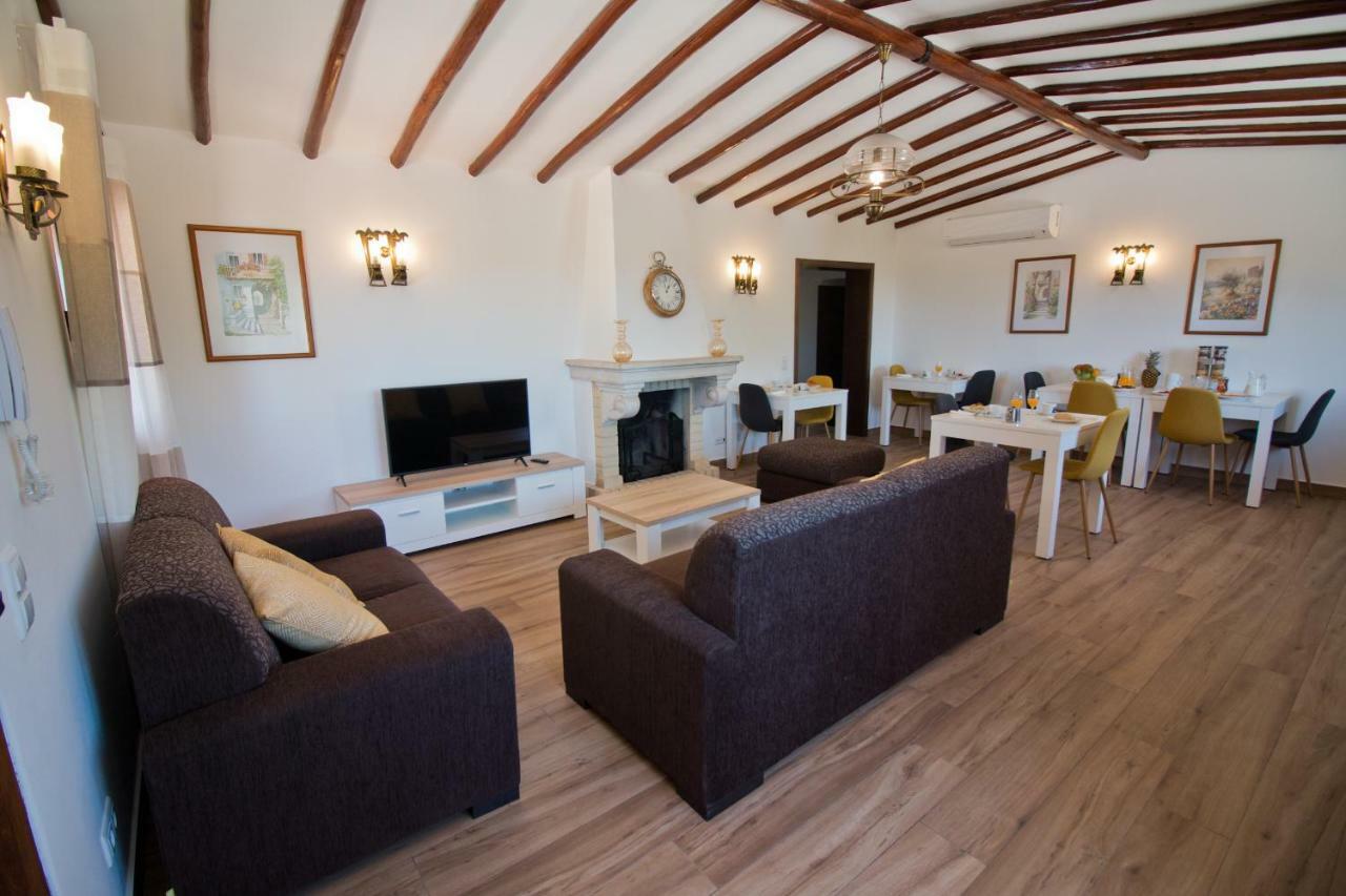 Alojamento de Turismo Selvagem Casa Da Ladeira Branca *